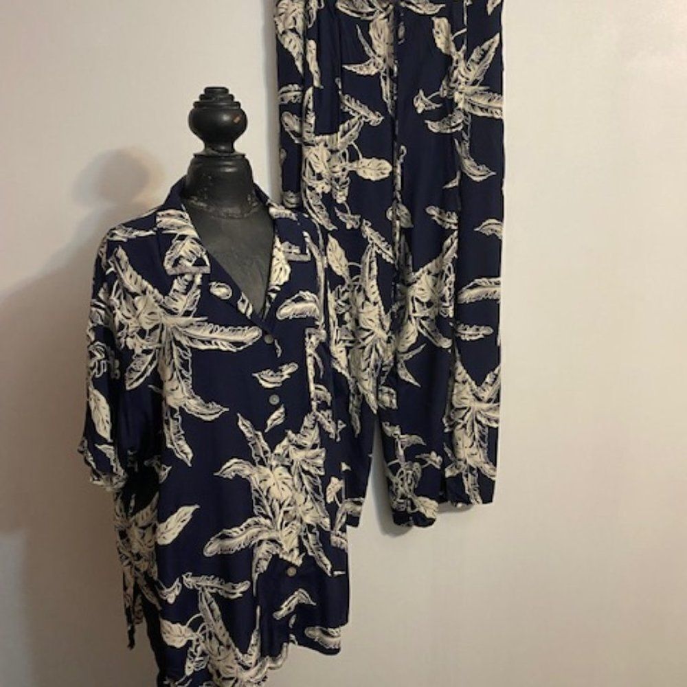 Vintage Carol Anderson Collection II Caribbean blue, white pant suit, size 3X